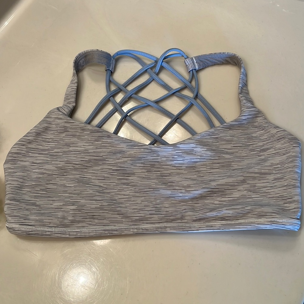 Lululemon sports bra